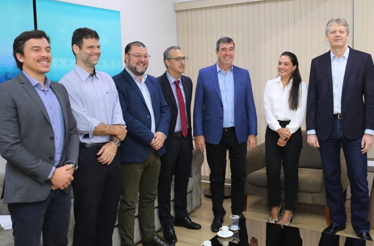 Diretoria da Suzano teve 1ª reunião com o governador Eduardo Riedel após a posse