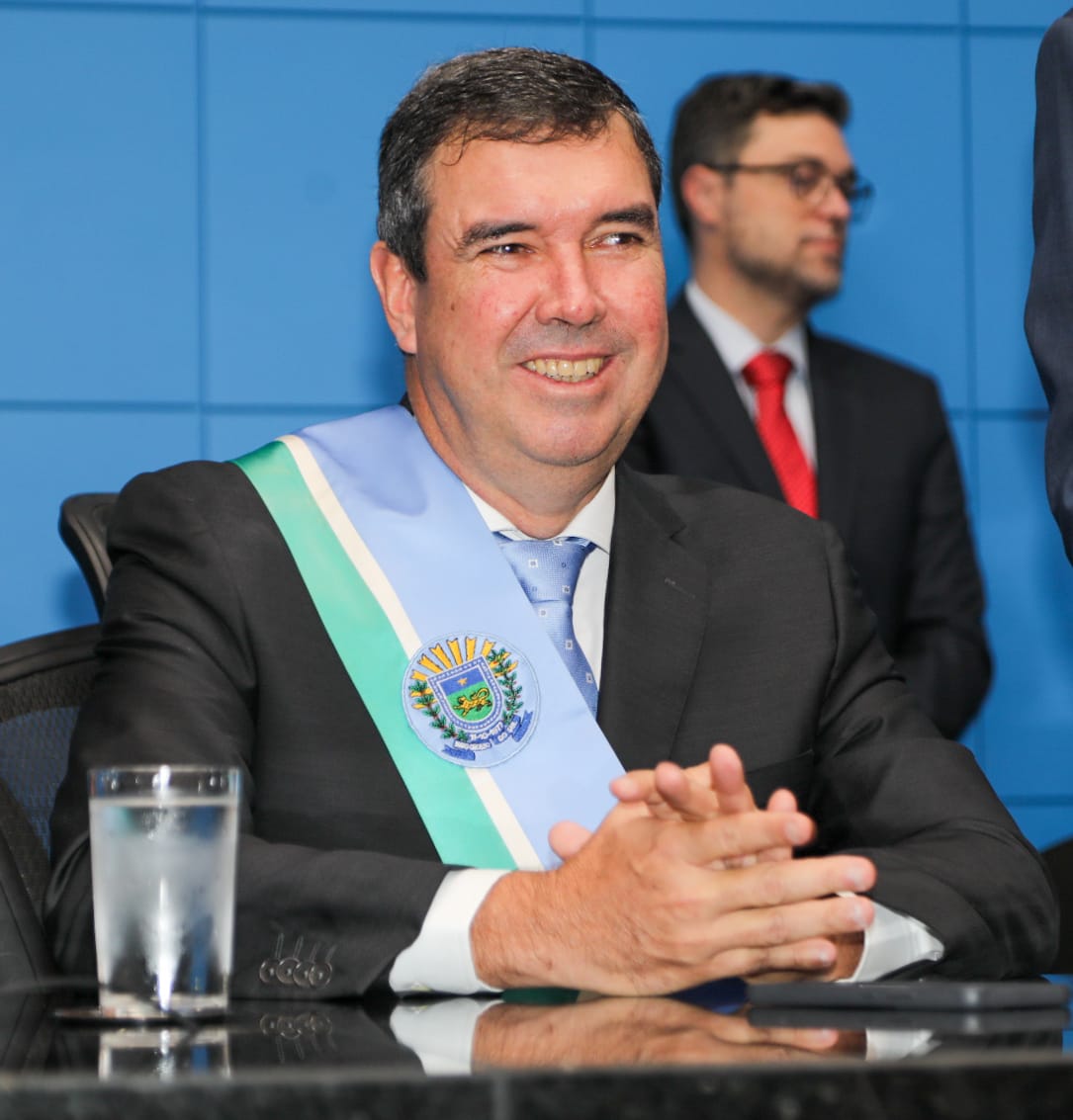 Governador Eduardo Riedel.