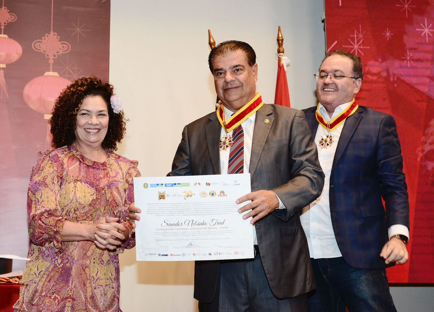 Nelsinho Trad é condecorado com medalha de honra pelo trabalho diplomático entre Brasil e China