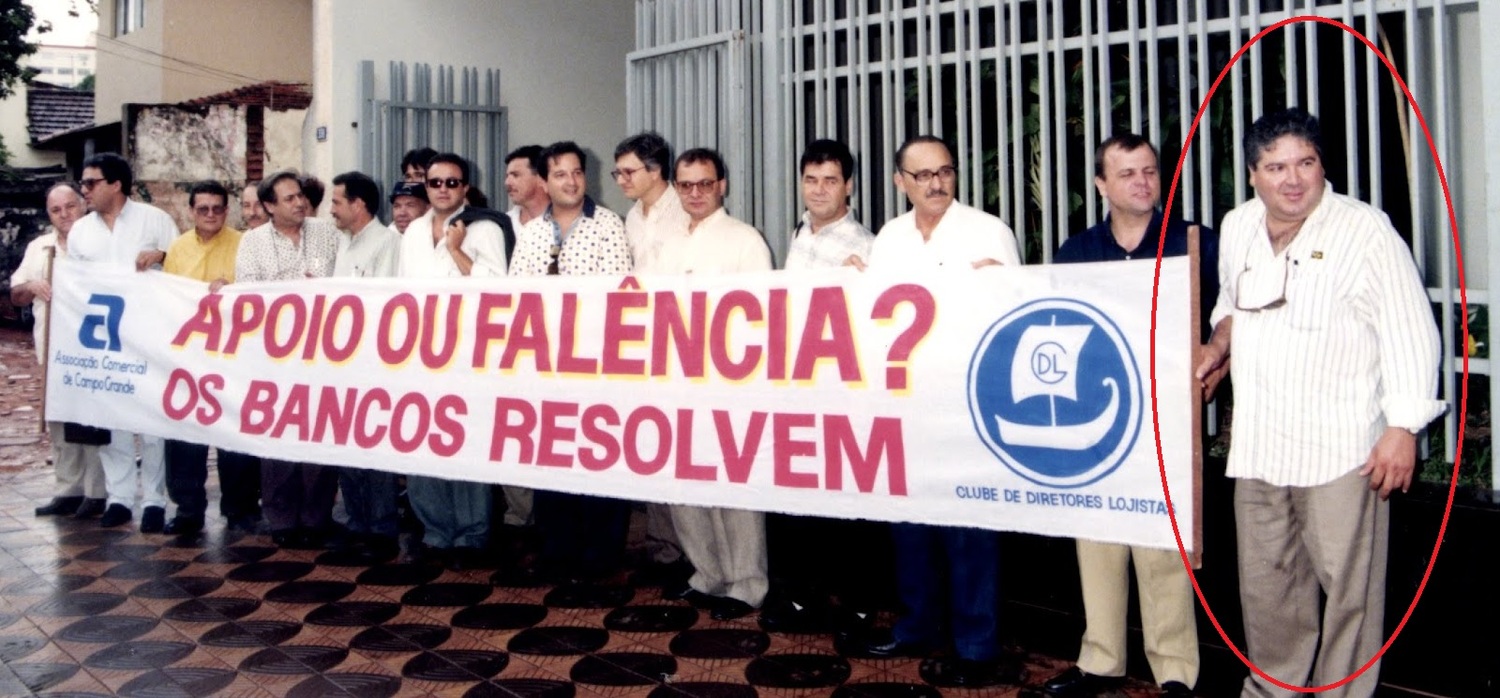 Antônio Caetano Carvalho, um líder empresarial respeitado na comunidade de Campo Grande, participando de um evento promovido pela Associação Comercial local