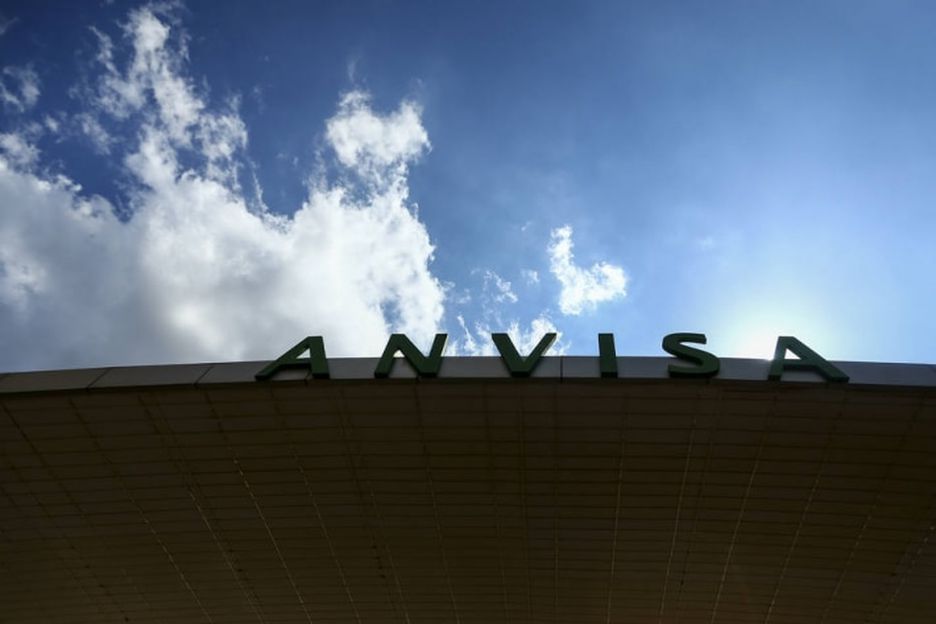 Anvisa investiga casos de evento adverso, produtos e fabricantes 