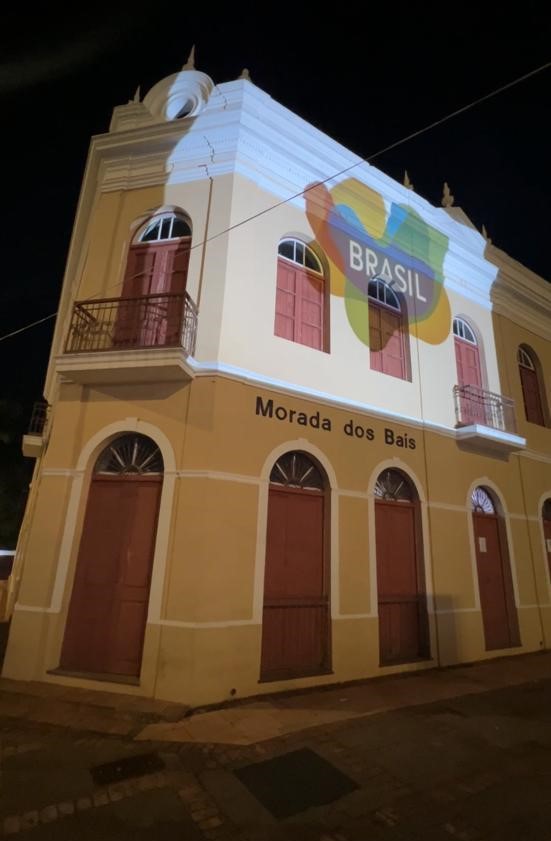 Marca Brasil projetada na Morada dos Baís, em Campo Grande (MS) - foto @visitmsoficial