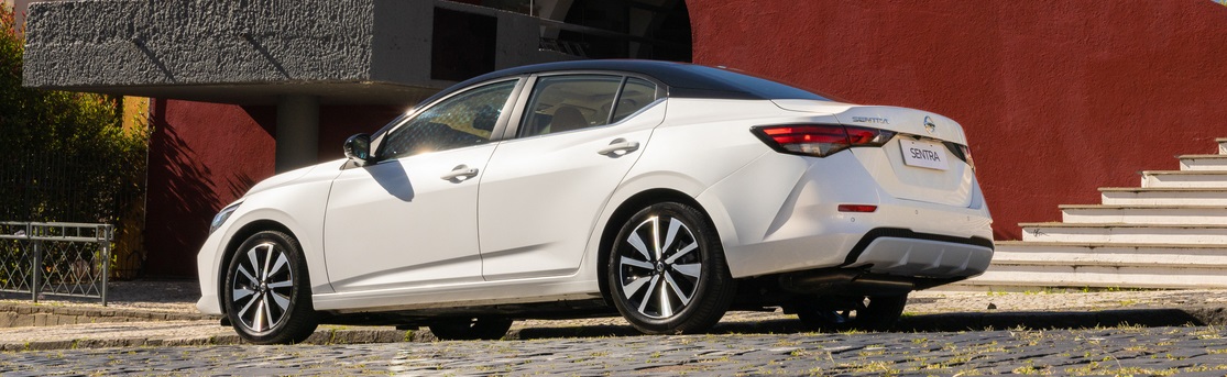 Novo Nissan Sentra 2023 desafia líderes da categoria