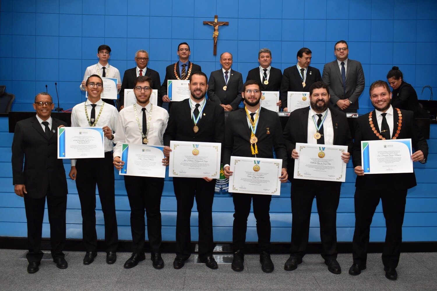 Os homanegados foram condecorados com medalhas e diplomas