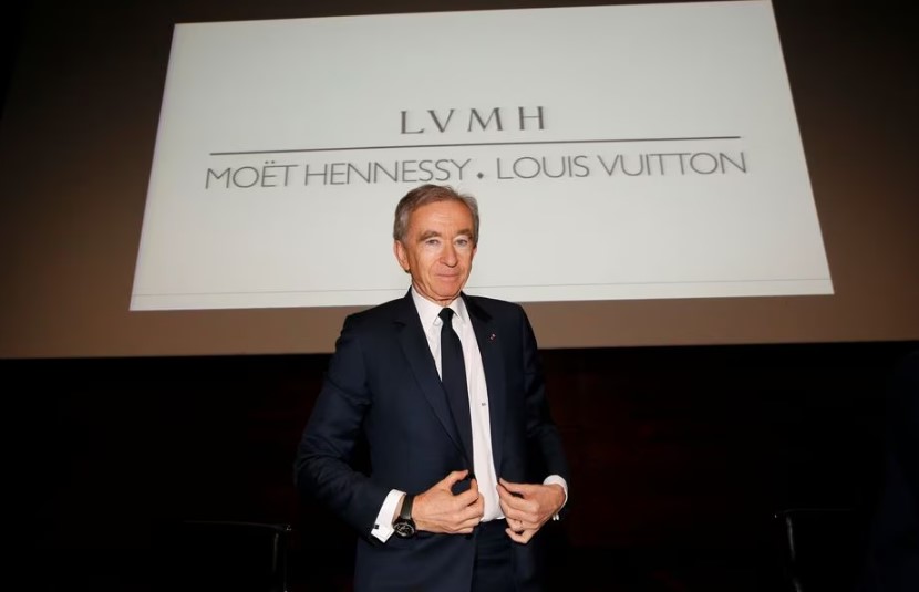 Bernard Arnault, dono da gigante de artigos de luxo LVMH (controladora da Louis Vuitton), é o homem mais rico do mundo, segundo a lista da Forbes de 2023 