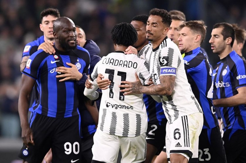 Juventus x Inter de Milão, pelas semifinais da Copa da Itália, teve confusão entre os jogadores em campo. 
