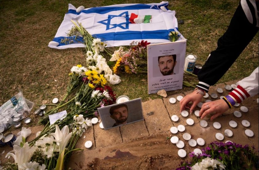 Israelenses fazem homenagem ao turista italiano morto em ataque terrorista 