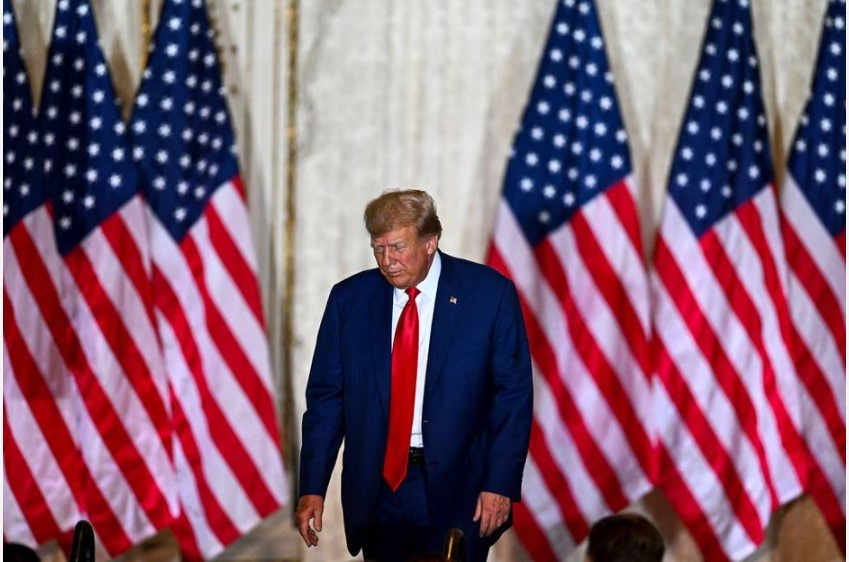 Ex-presidente Donald Trump após discurso em Mar-a-Lago, na Flórida, nesta terça-feira, 4 