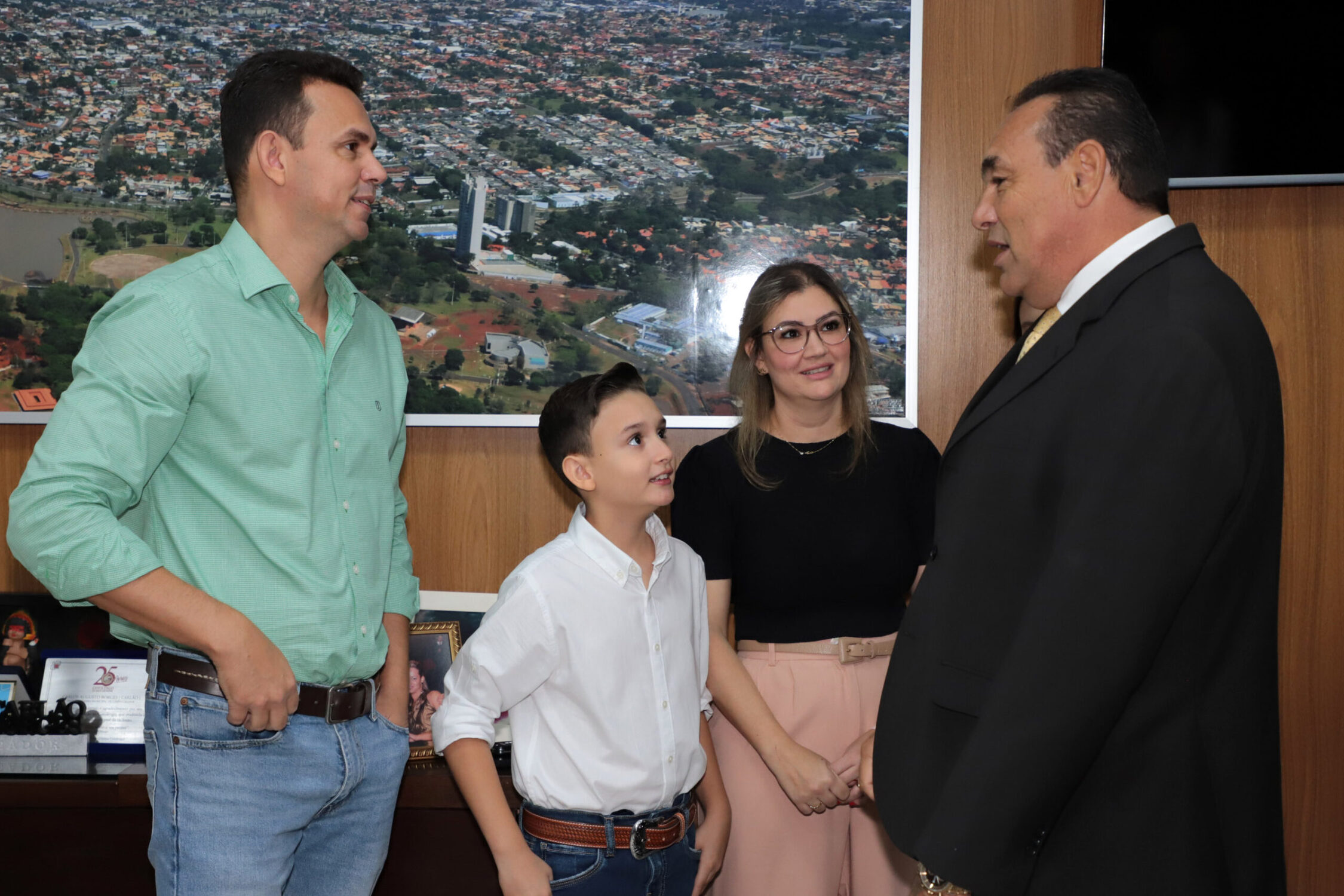 Igor Mattos, de 11 anos, recebe Moção de Congratulações por sua participação no programa de talentos