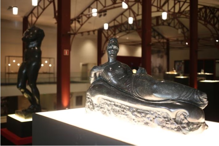 A obra 'Dama Paulista' na mostra que celebra o legado do artista 