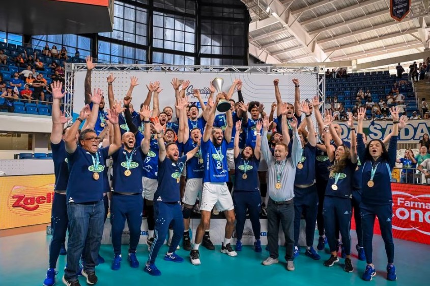 O Sada Cruzeiro conquistou o oitavo título da Superliga, se tornando o maior campeão da história do torneio.  