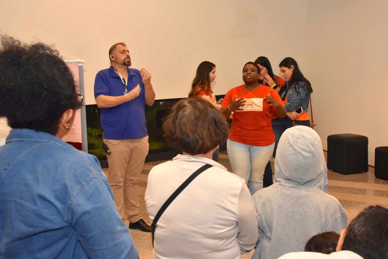 Biblioteca Estadual Isaías Paim: Um universo de conhecimento ao alcance de todos