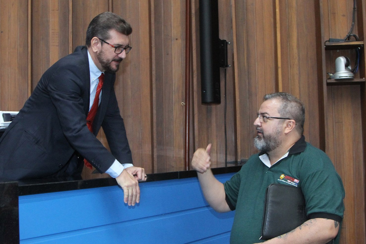 Ricardo Bueno utilizou a palavra na tribuna, a pedido de Kemp.