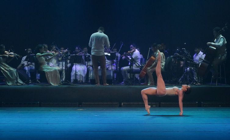 Espetáculo Guadakan que estreia no Rio de Janeiro. 
