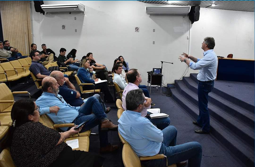 O encontro contou com a presença do secretário Jaime Verruck, que é presidente do Gease