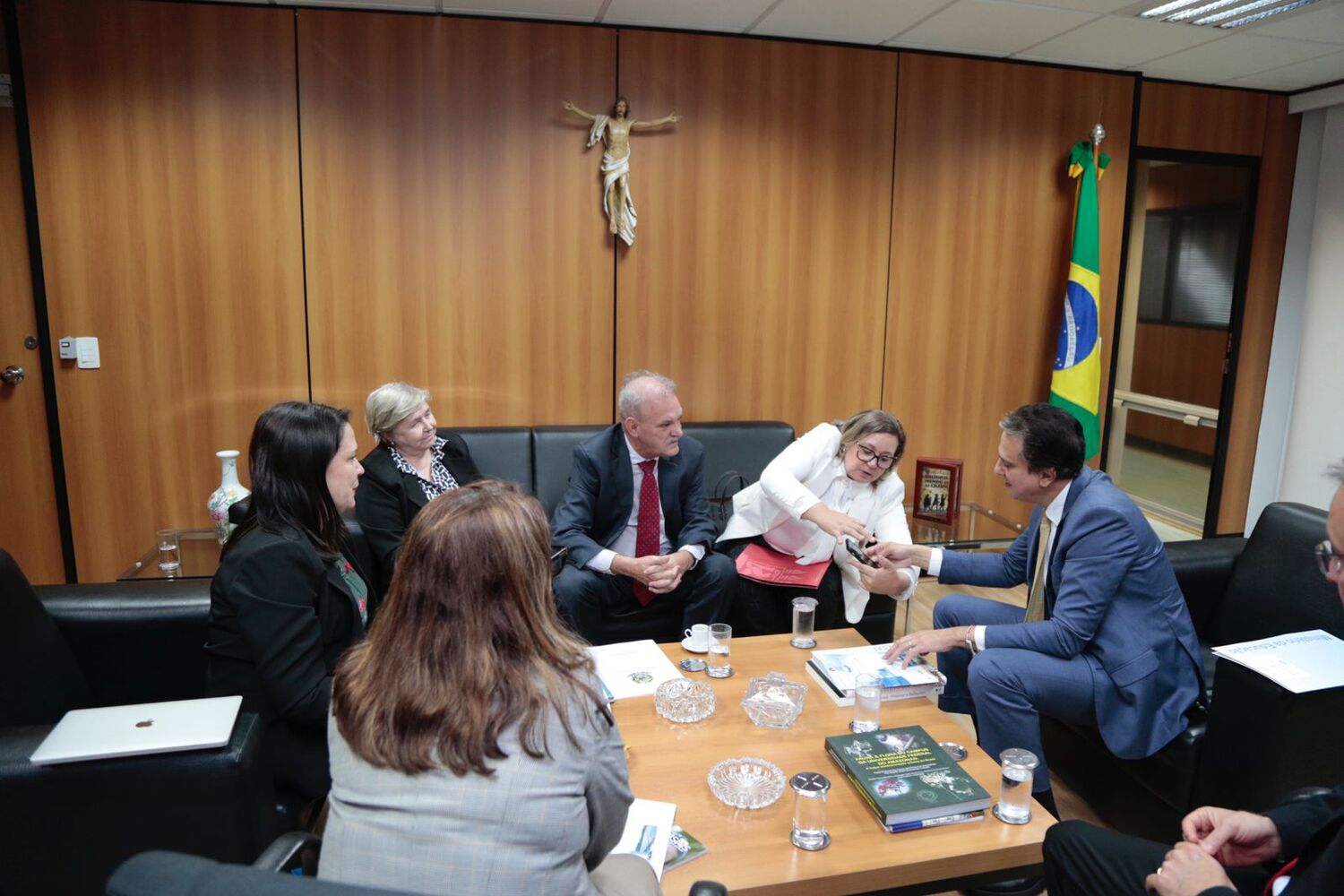 As vice-reitoras representaram as instituições de ensino superior porque os titulares estão de férias