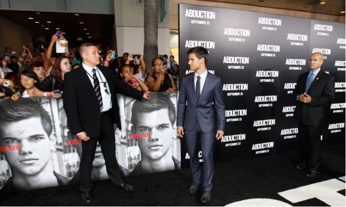 Taylor Lautner no evento de pré-estreia de 'Sem Saída', em 15 de setembro de 2011, em Hollywood, na Califórnia.  