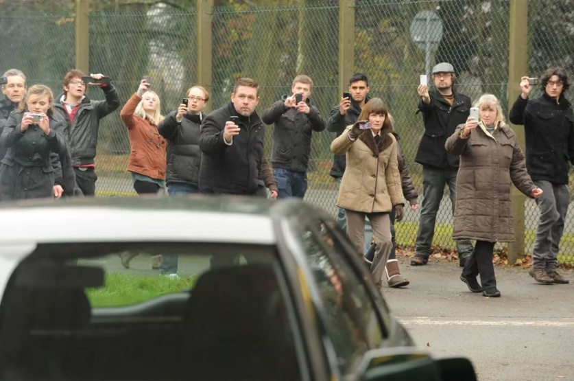 Cena do episódio 'Urso Branco', de Black Mirror,