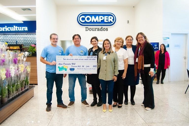 Troco Solidário entrega cheque simbólico de mais de R$ 22 mil para a Apae de Dourados