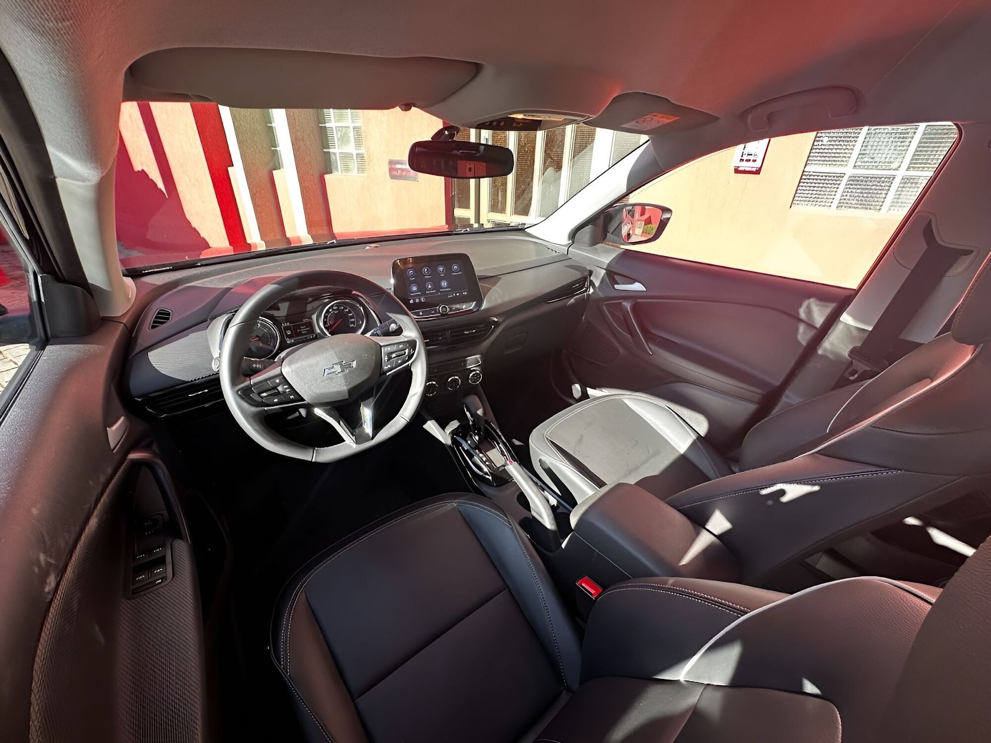 Chevrolet Tracker Midnight 2024 estilo, tecnologia e desempenho em um SUV compacto de tirar o fôlego.