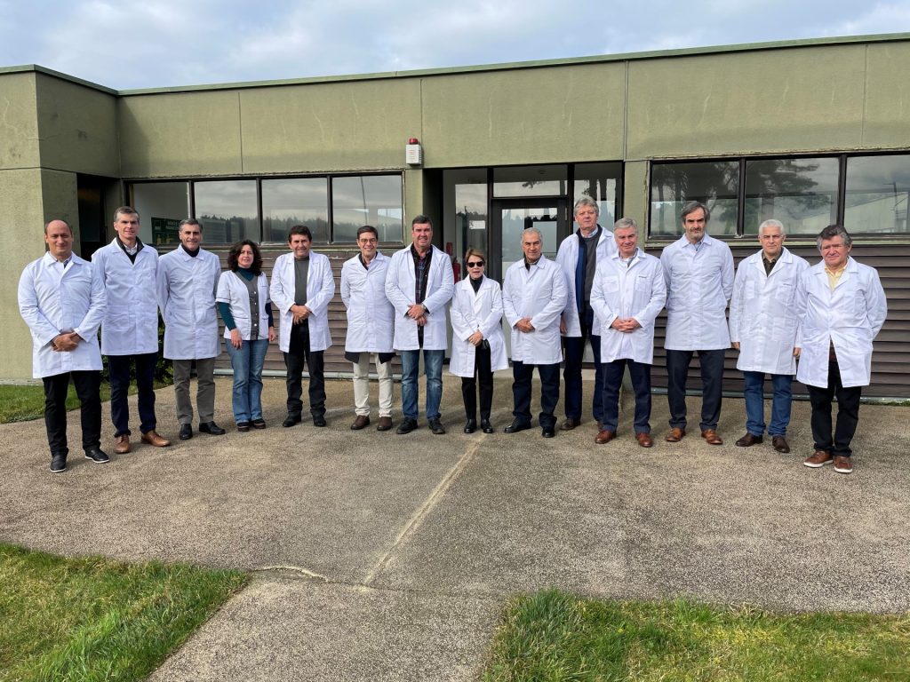 Equipe sul-mato-grossense conheceu laboratório de tecnologia de pesquisa voltado para celulose nas instalações da Arauco, no Chile