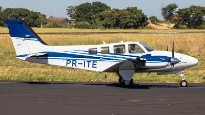Aeronave que foi acidentada, um Baron prefixo PR-ITE.