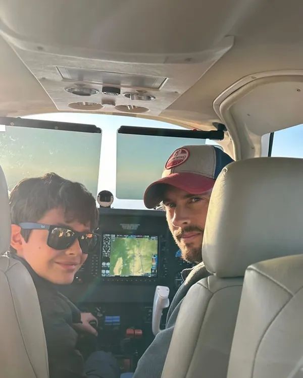 Garon Maia Filho e seu filho.