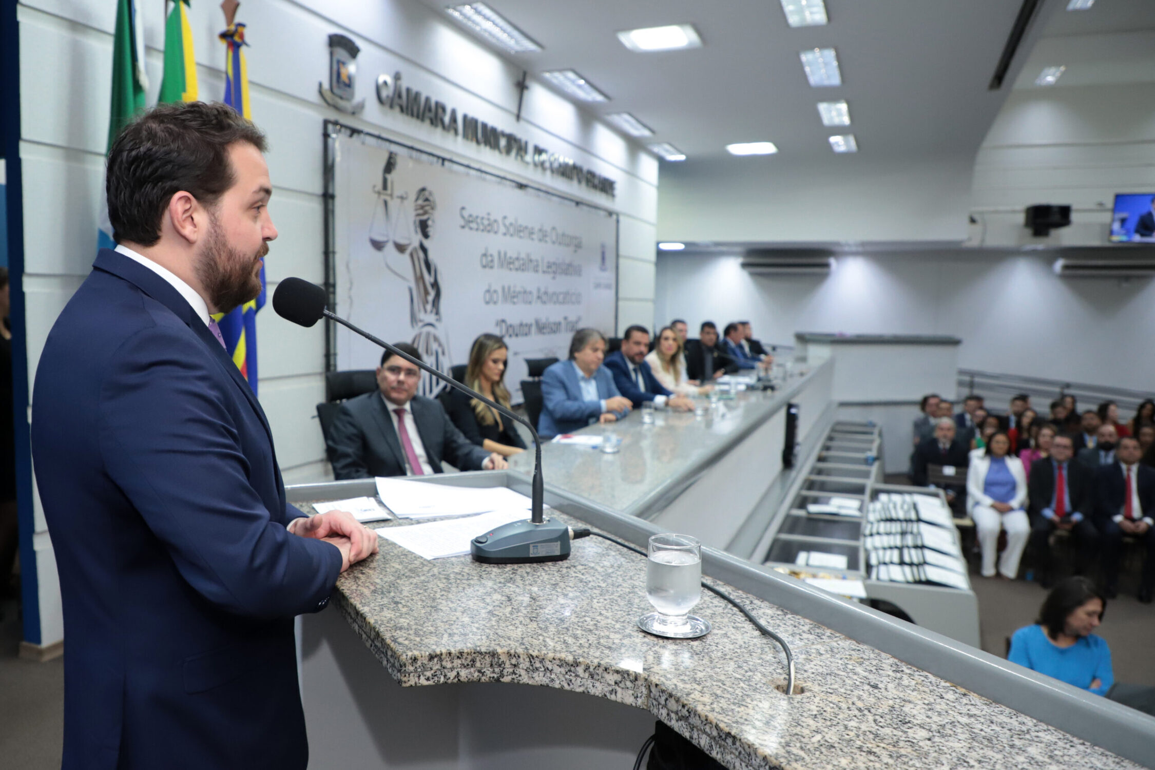 Vereador Claudinho Serra, também proponente da sessão