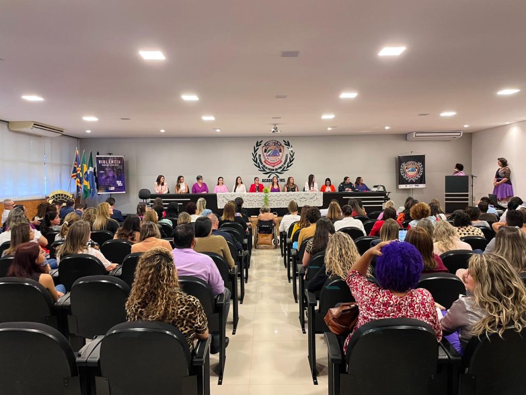 Encontro de gestoras abriu programação do Agosto Lilás