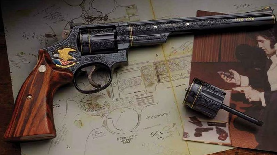 A arma de Elvis Presley que será leiloada.