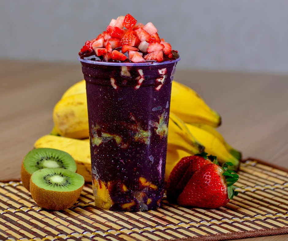 O gosto pelas combinações que vão de banana, granola, mel, leite em pó e até as inusitadas como gengibre, fizeram o movimento de vendas crescer