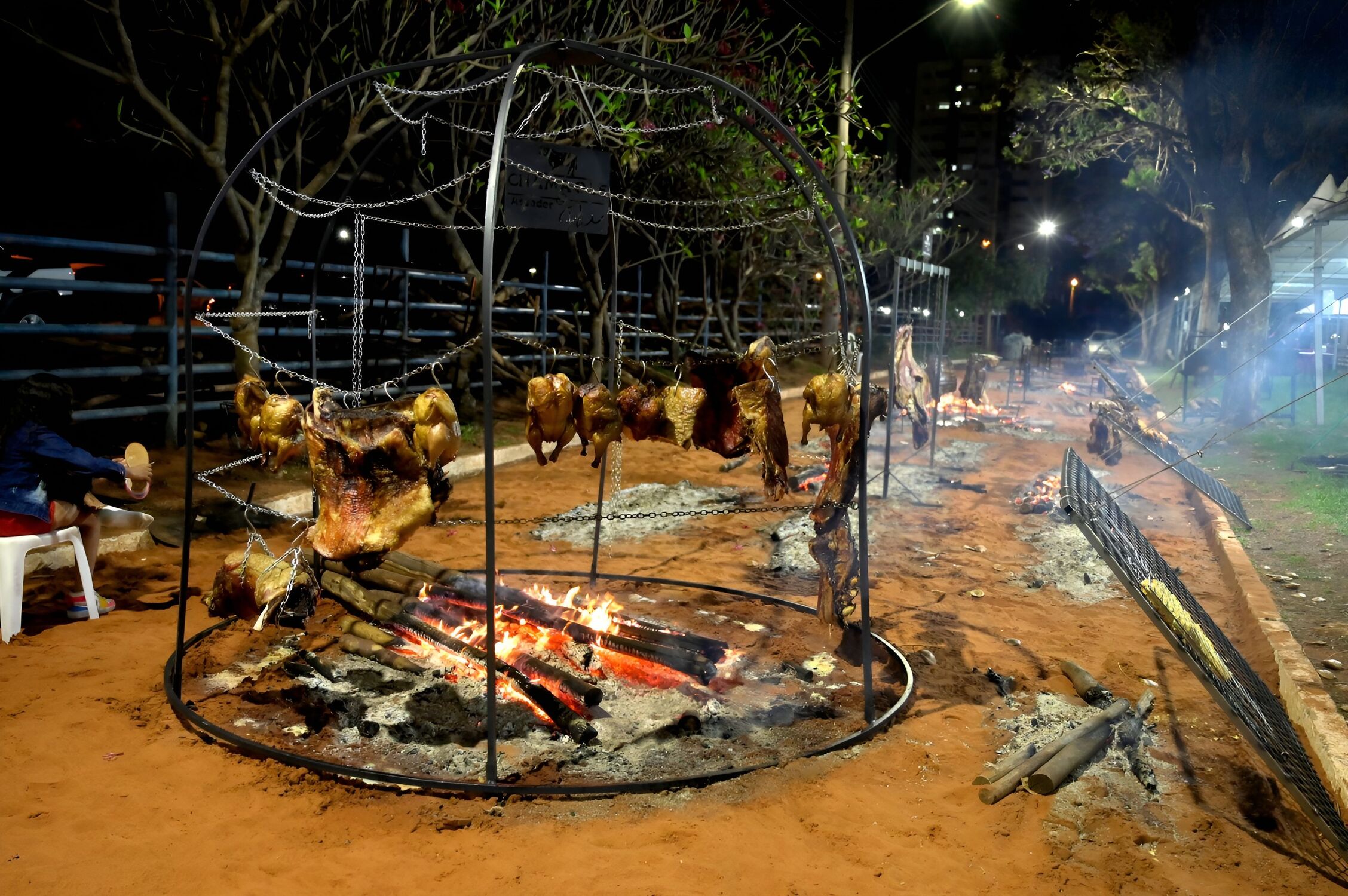 Com 47 estações gastronômicas e pratos a um valor fixo de R$ 20, o festival oferece uma variedade de carnes e cortes que vão desde o hambúrguer de avestruz até o clássico bife ancho. 