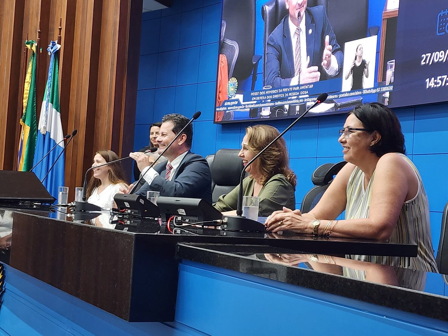 Representantes de diversas entidades compuseram a mesa de autoridades
