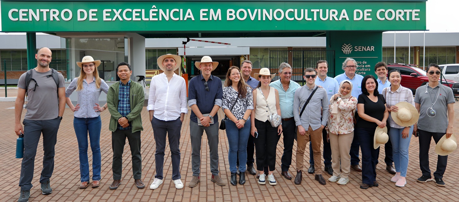 Além da sede do Sistema Famasul, a caravana também visitou a Embrapa Gado de Corte e o Centro de Excelência em Bovinocultura de Corte do Senar/MS.
