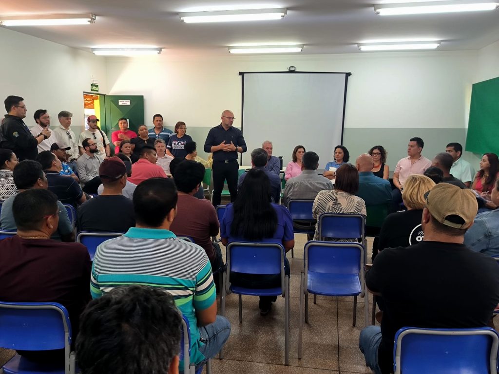 Visita técnica também ouviu lideranças, professores e diretores das escolas indígenas da região e contou com a presença de representantes do Estado, como o secretário de Educação Hélio Daher, e a secretária-adjunta de Turismo, Esporte, Cultura e Cidadania
