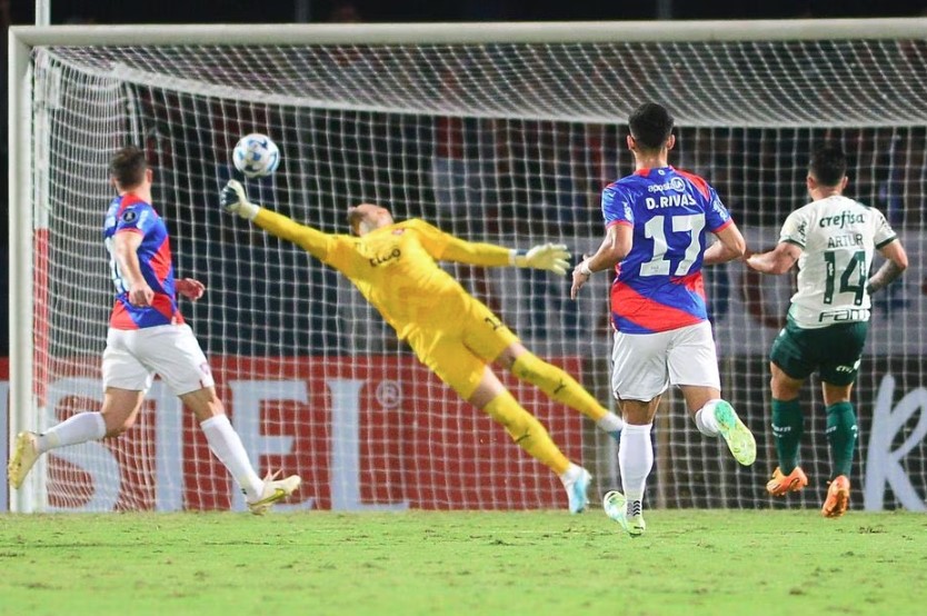 Andres Matonte apitou duelo entre Palmeiras e Cerro Porteño na Libertadores de 2023.
