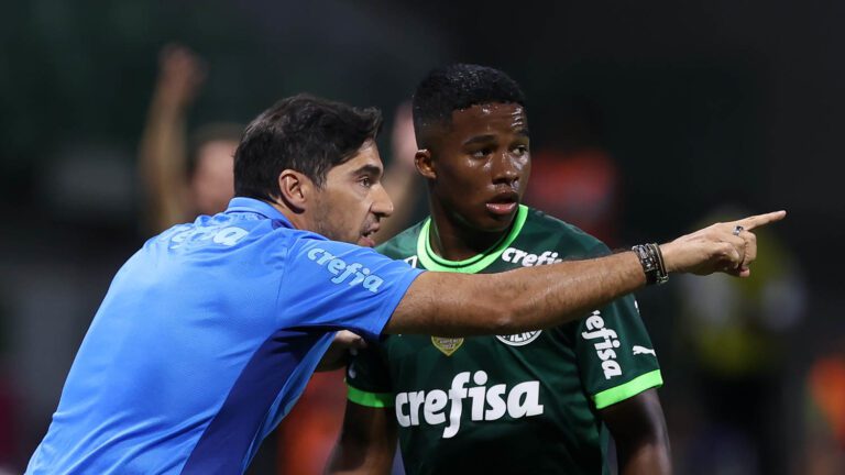 Abel Ferreira observa reservas atrás de substituto do suspenso Endrick no Palmeiras