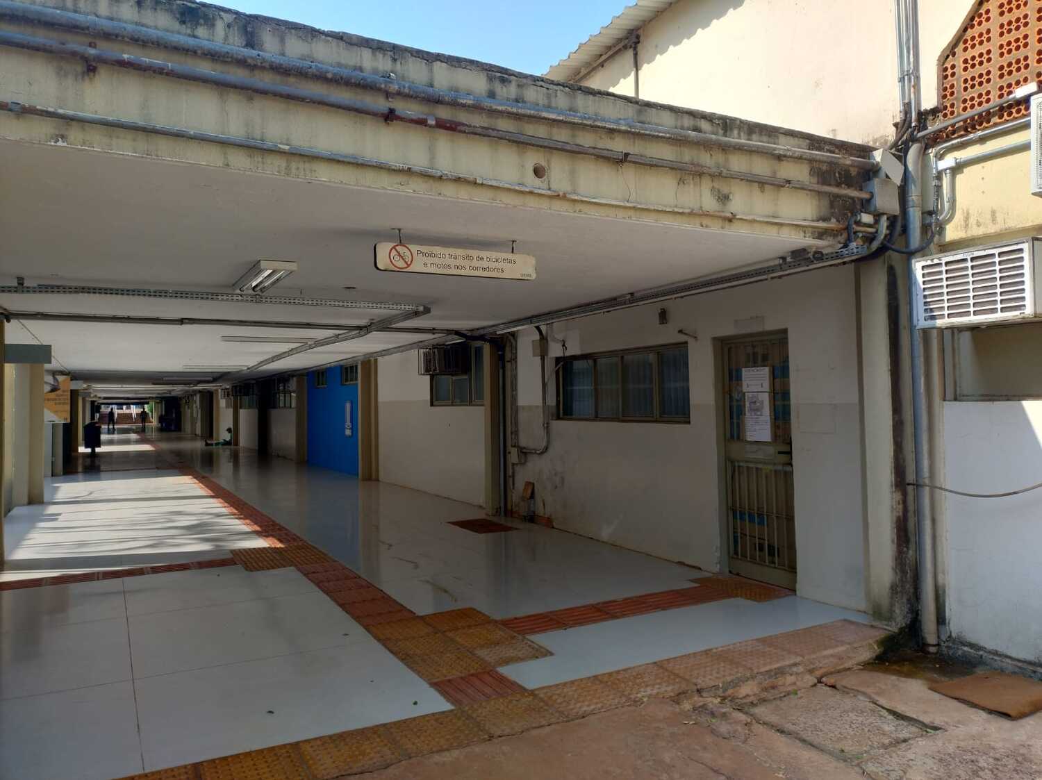 Corredor onde se encontra o departamento da Agetic