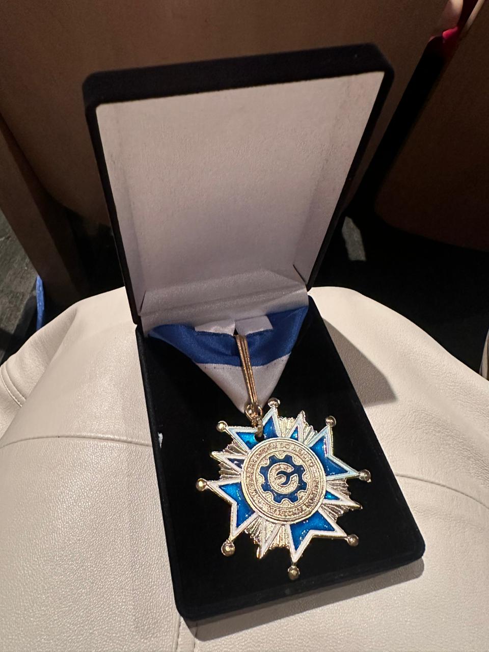 Pedro Pedrossian, recebeu a Medalha de Honra da Ordem do Mérito Marechal Rondon, a maior honraria do Instituto de Engenharia de Mato Grosso, e foi nomeado Patrono do Mérito Educativo dessa instituição.