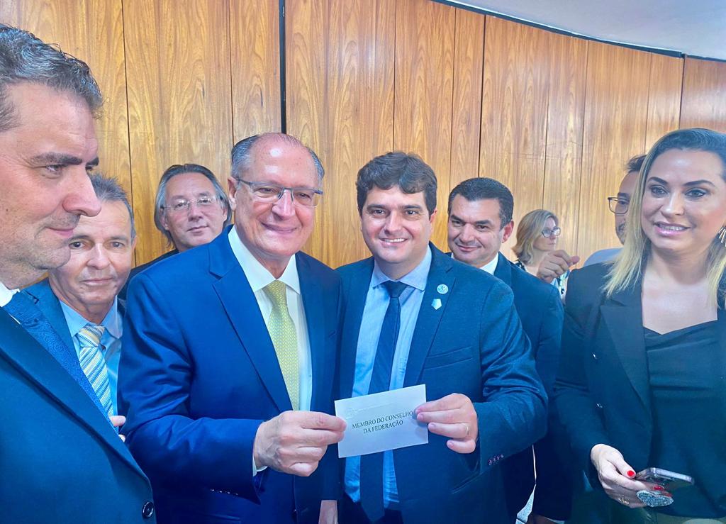 Presidente Valdir Júnior, juntamente com o vice-presidente da república, Geraldo Alckmin