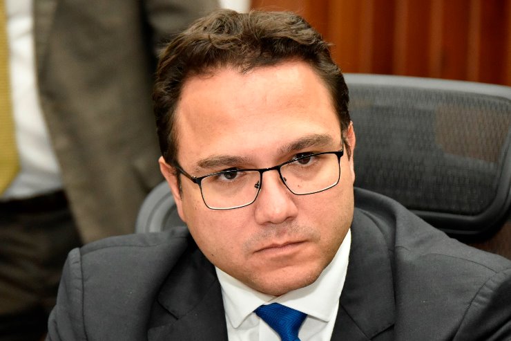 Pedrossian Neto é o autor da matéria que assegura transparências a quem utiliza o Sistema Único de Saúde