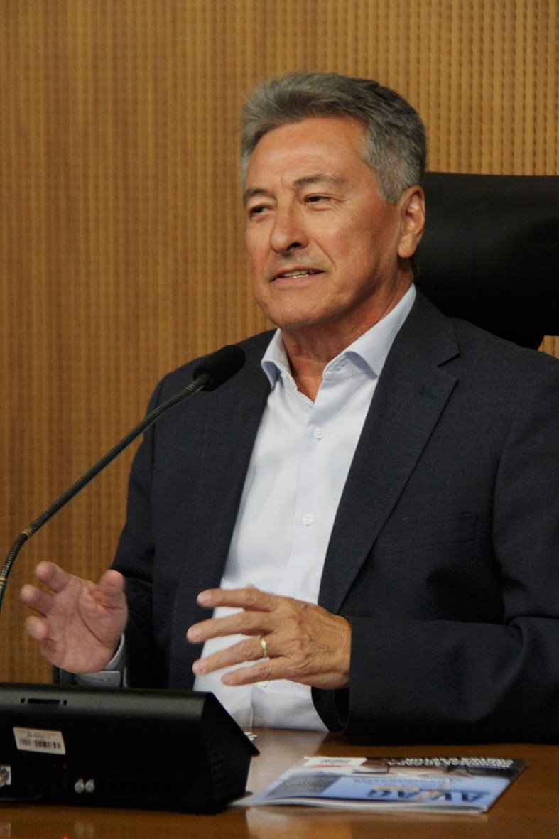 Deputado Roberto Hashioka também participou da reunião