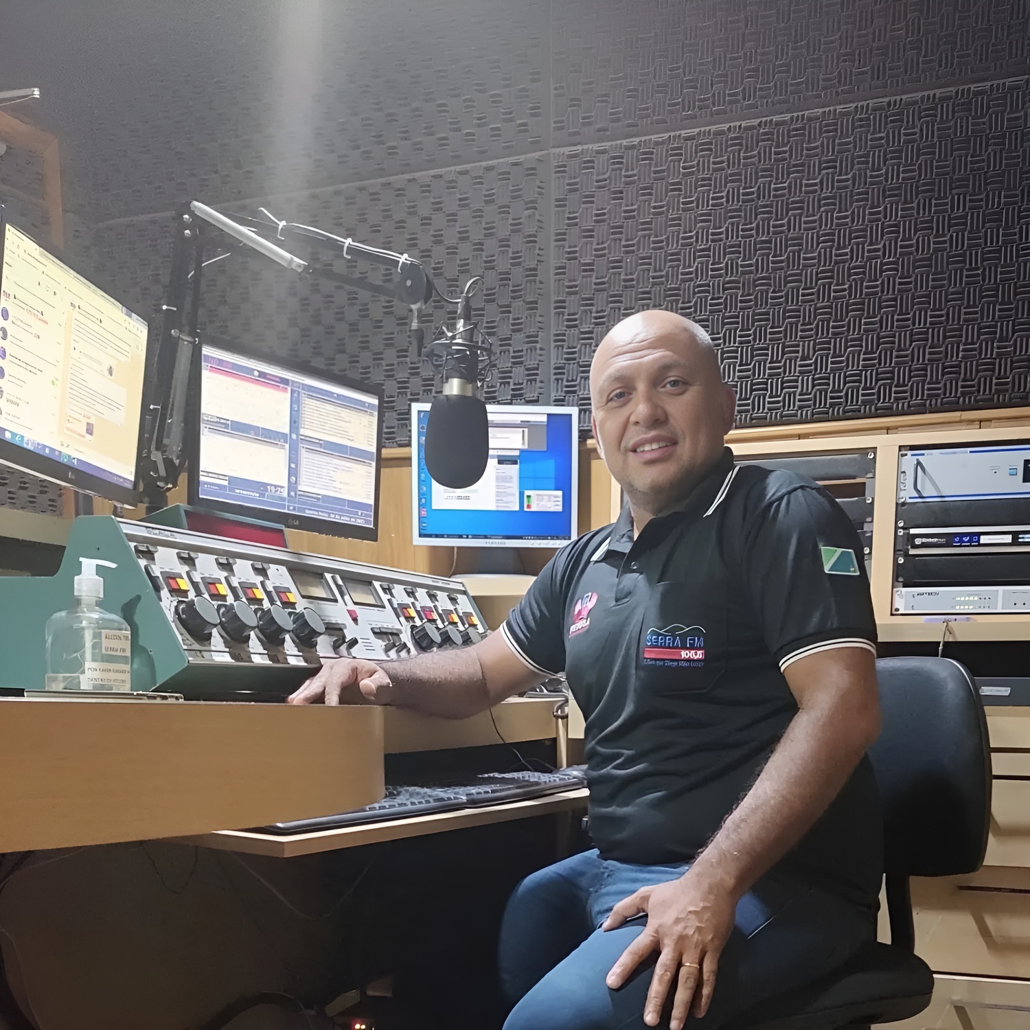 Comunicador e Apresentador na Rádio Serra FM