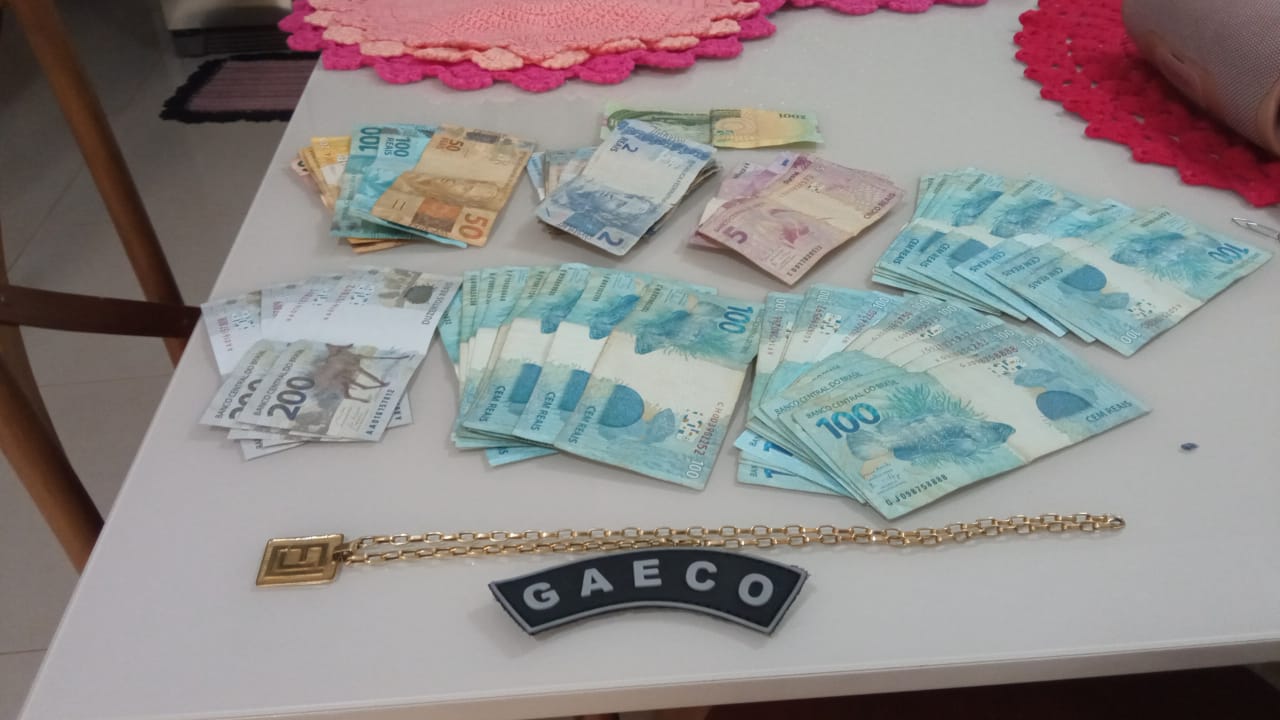 Durante a operação foi apreendido certa quantidade de dinheiro 