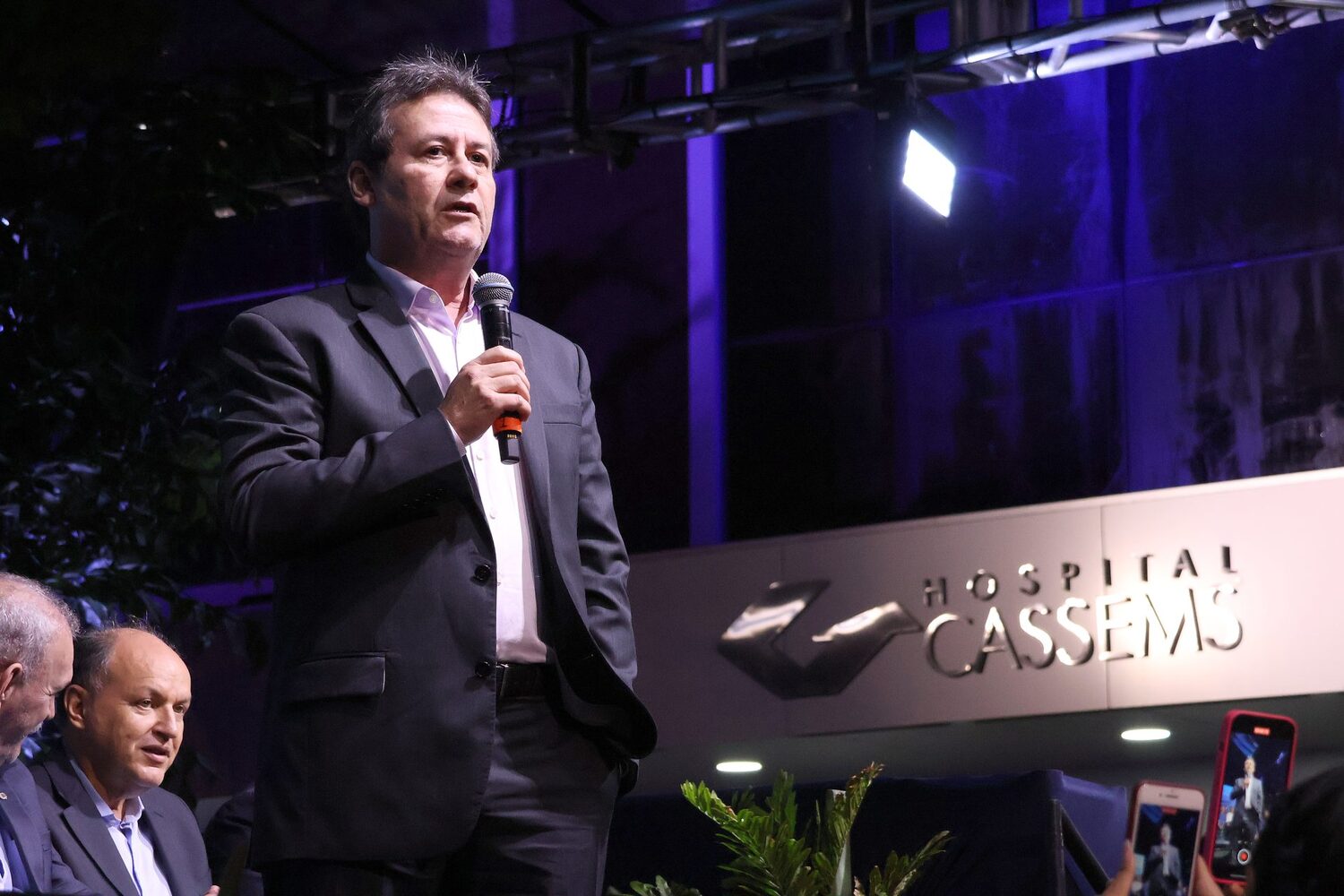 O secretário de Estado de Saúde, Maurício Simões