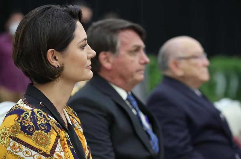Michelle Bolsonaro também teria endossado o conselho para que Bolsonaro desse um golpe de Estado, segundo Mauro Cid 