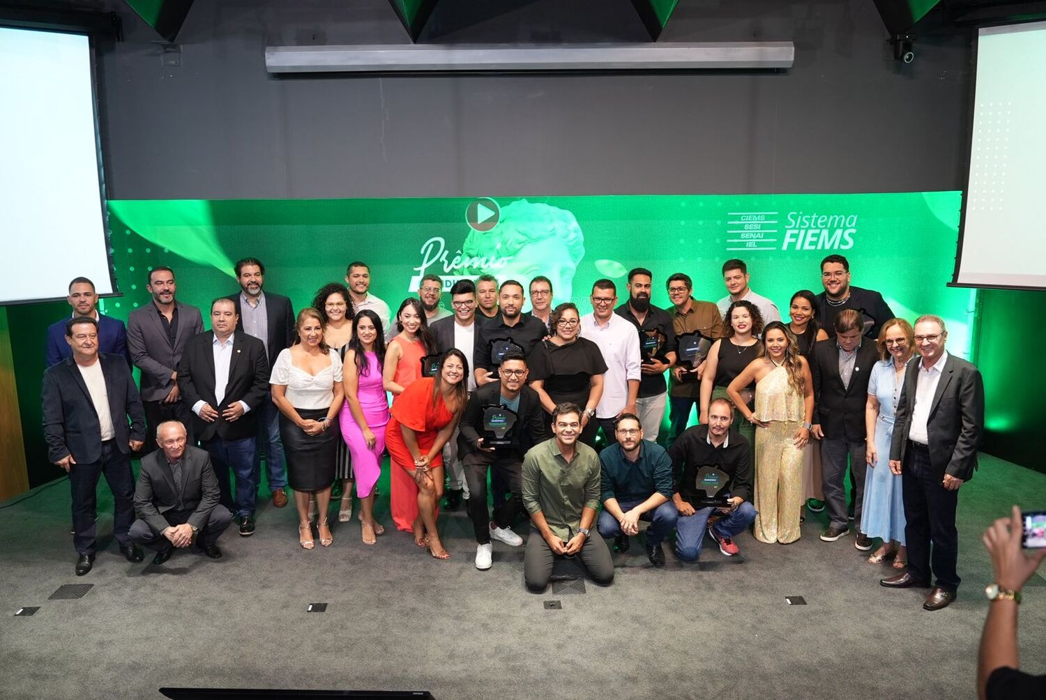 Todos os vencedores da noite reunidos