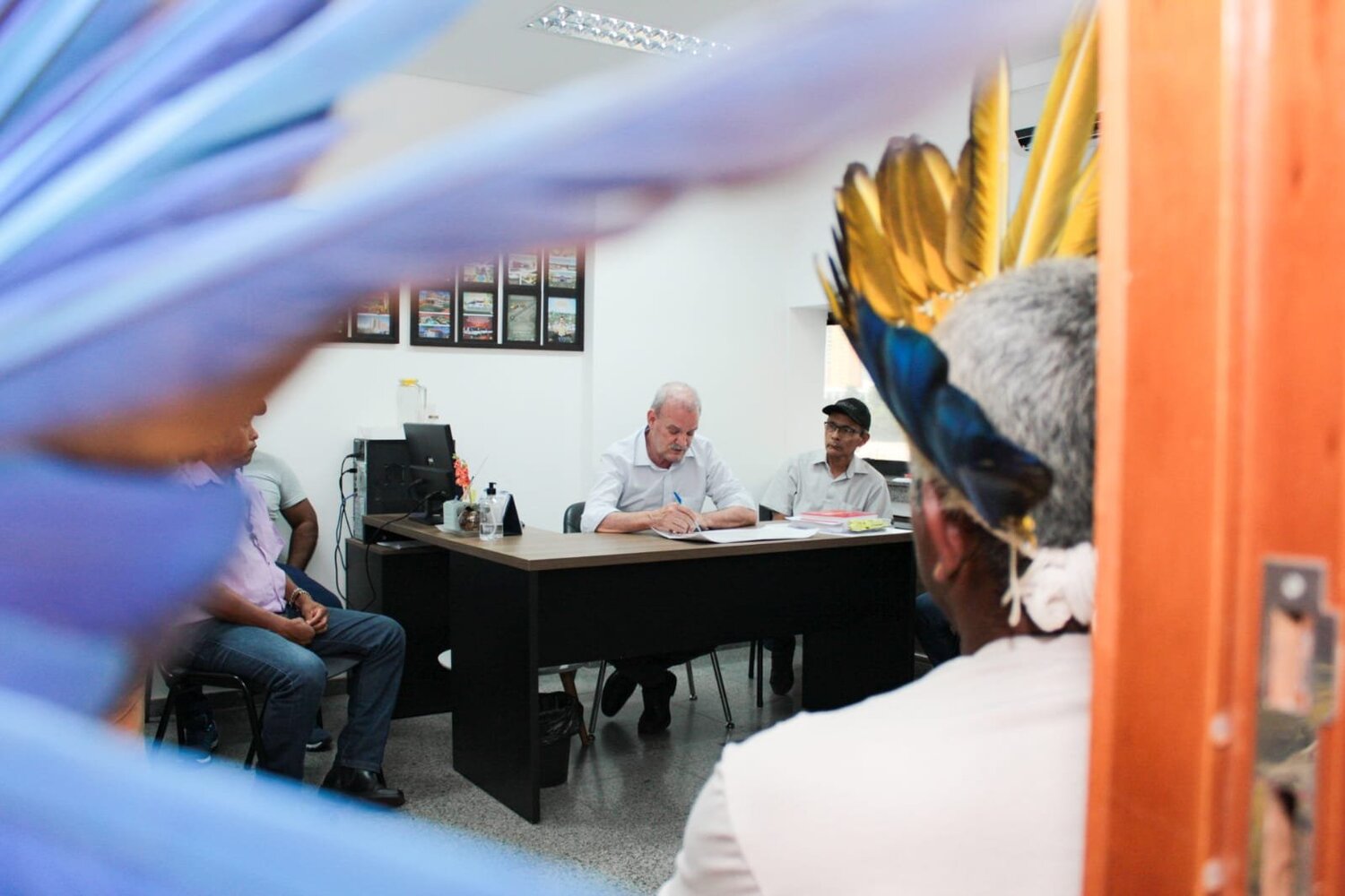 Durante a reunião, os caciques apresentaram a necessidade de construção de uma Unidade Básica de Saúde na Aldeia Buriti