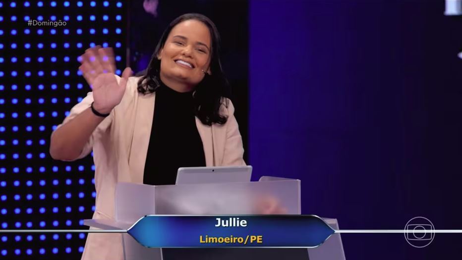 Jullie Dutra, participante do 'Quem Quer Ser Um Milionário', do 'Domingão com Huck', durante participação no programa em 11 de dezembro de 2022