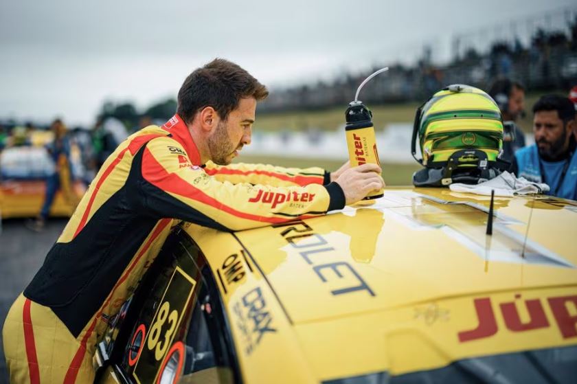 Gabriel Casagrande chegou à última etapa da Stock Car com 16 pontos de vantagem na liderança